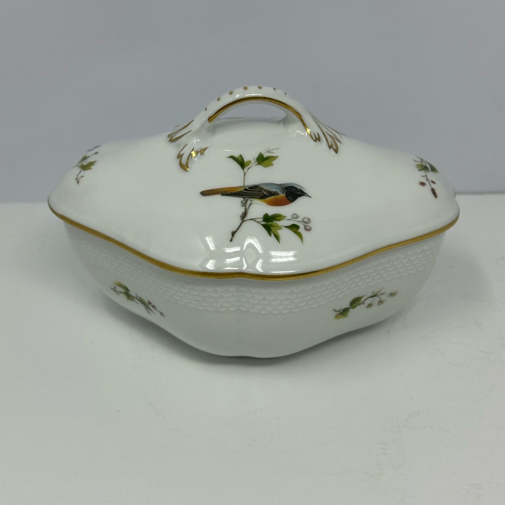 Vintage Porcelain Trinket Box Lidded Kaiser AK West Germany A2